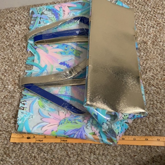 Last one! 🎉 2x Host Pick! 🎉 NWT Lilly Pulitzer Printed Pool/Beach Tote - Picture 10 of 14